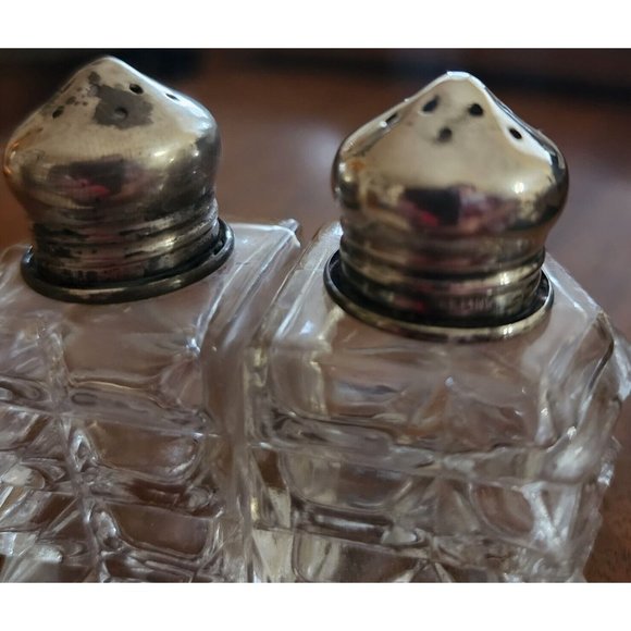 Rogers Sterling & Glass Nestling Salt Pepper Shaker Set 3.5" back to back - Picture 3 of 11